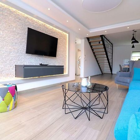Brand New Apartment In مالينسكا المظهر الخارجي الصورة