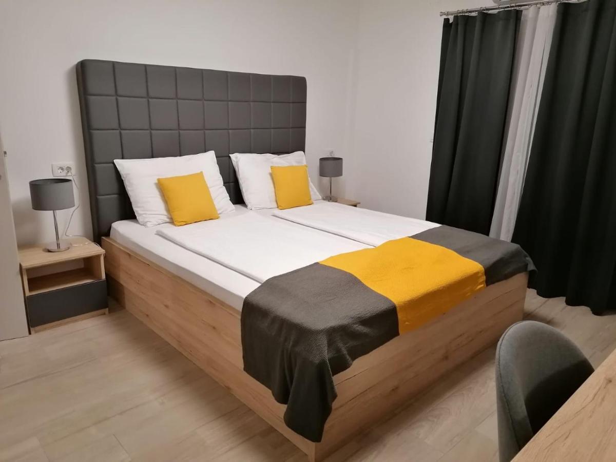 Brand New Apartment In مالينسكا المظهر الخارجي الصورة