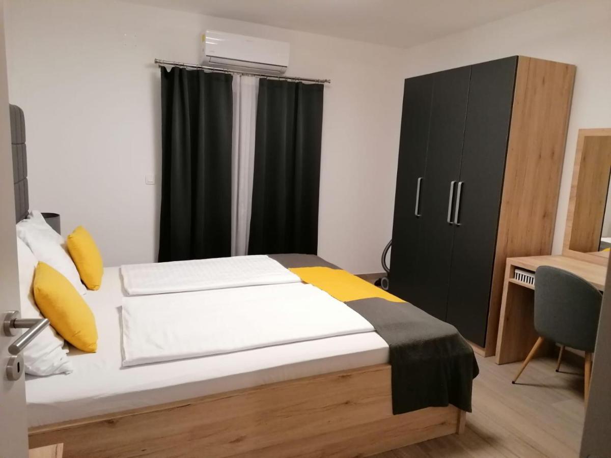 Brand New Apartment In مالينسكا المظهر الخارجي الصورة