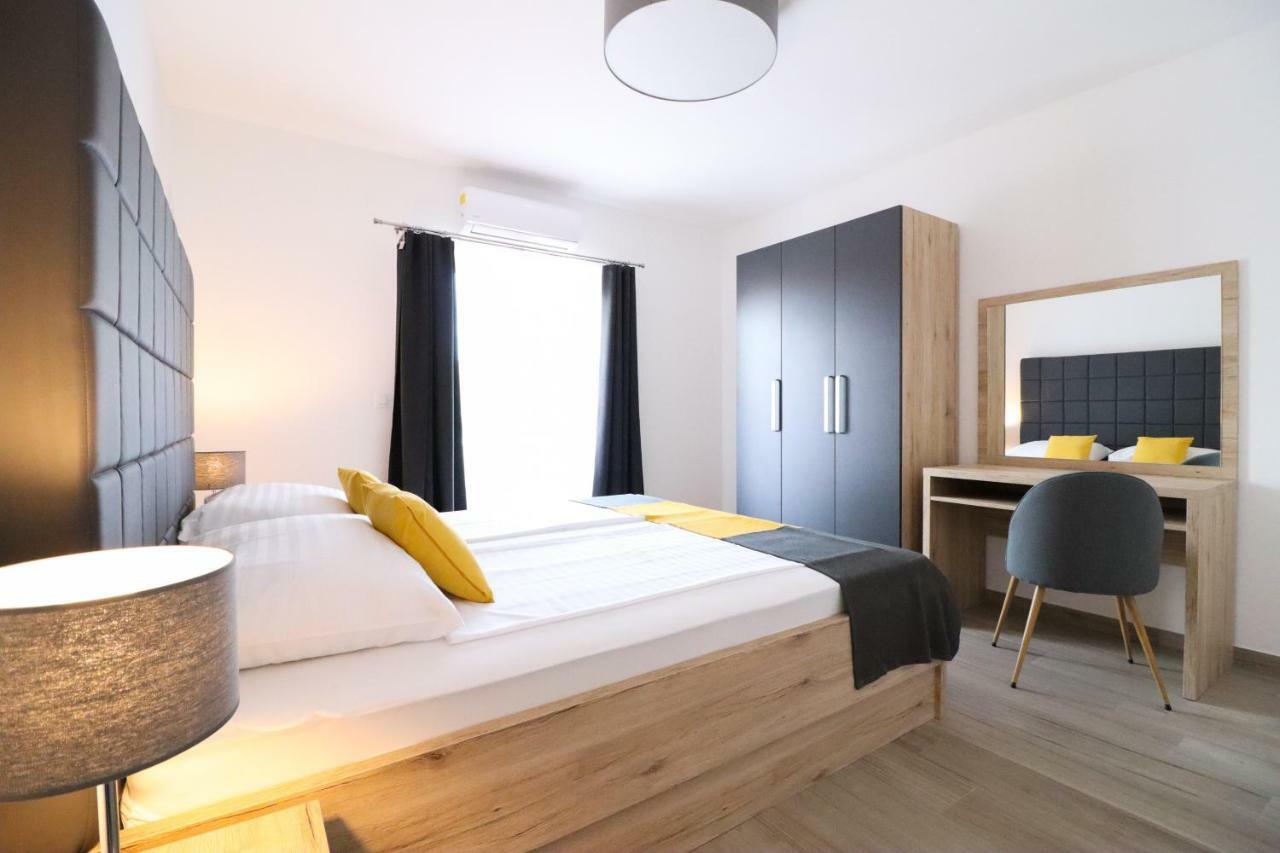 Brand New Apartment In مالينسكا المظهر الخارجي الصورة