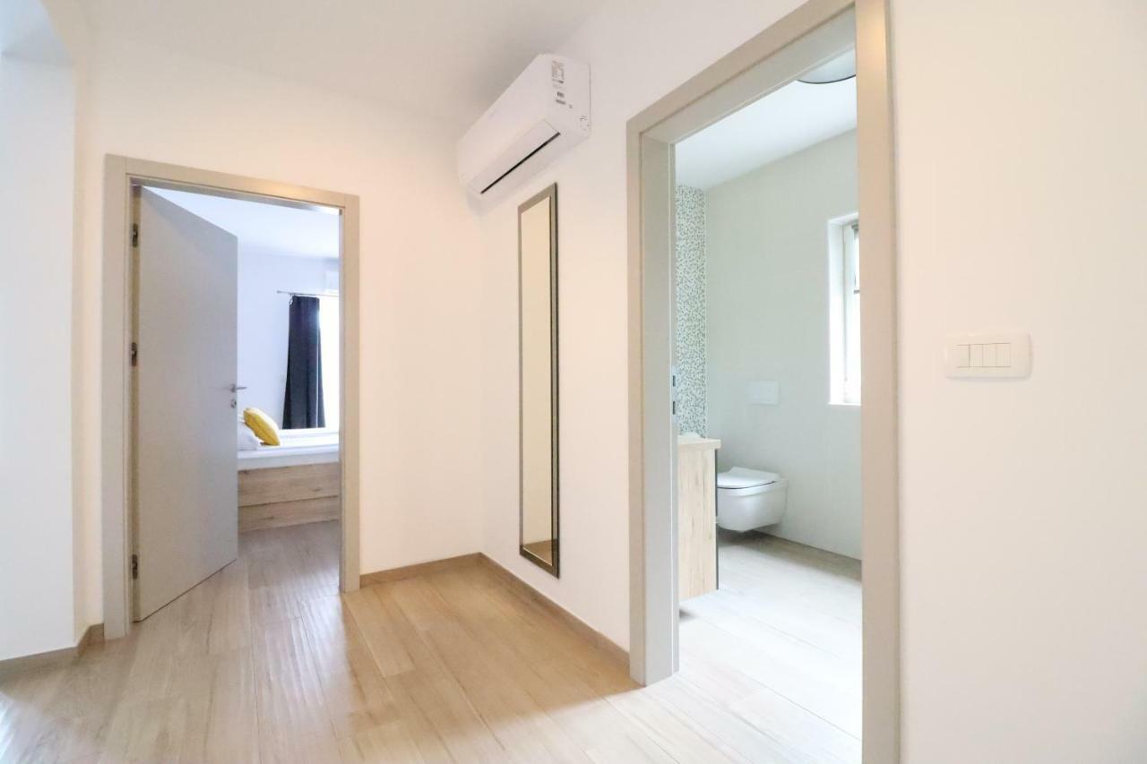 Brand New Apartment In مالينسكا المظهر الخارجي الصورة