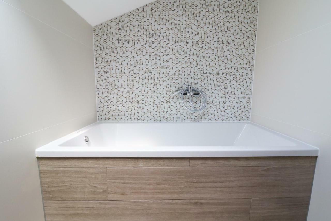 Brand New Apartment In مالينسكا المظهر الخارجي الصورة